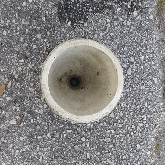 An antique piece of potery - Picture 2 of 3